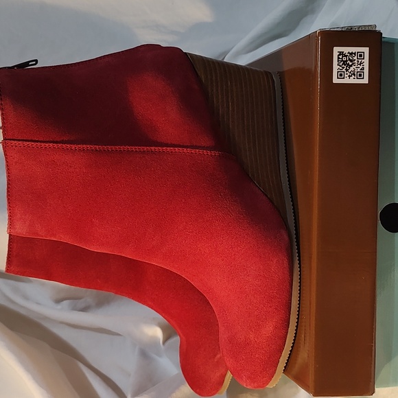 New Diba.True Red suede wedge Bootie - Picture 2 of 8